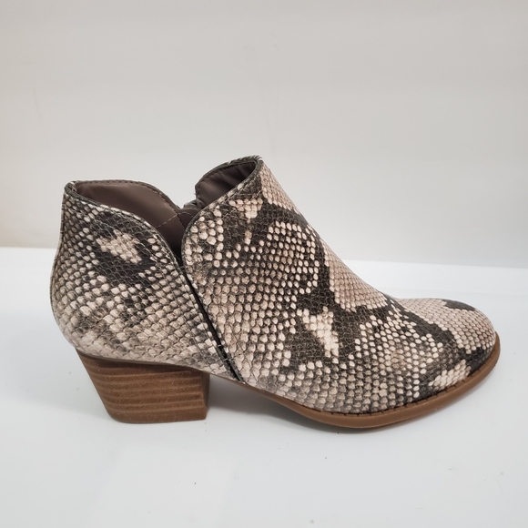 Fergie Shoes - Fergie women boots, sneak patter